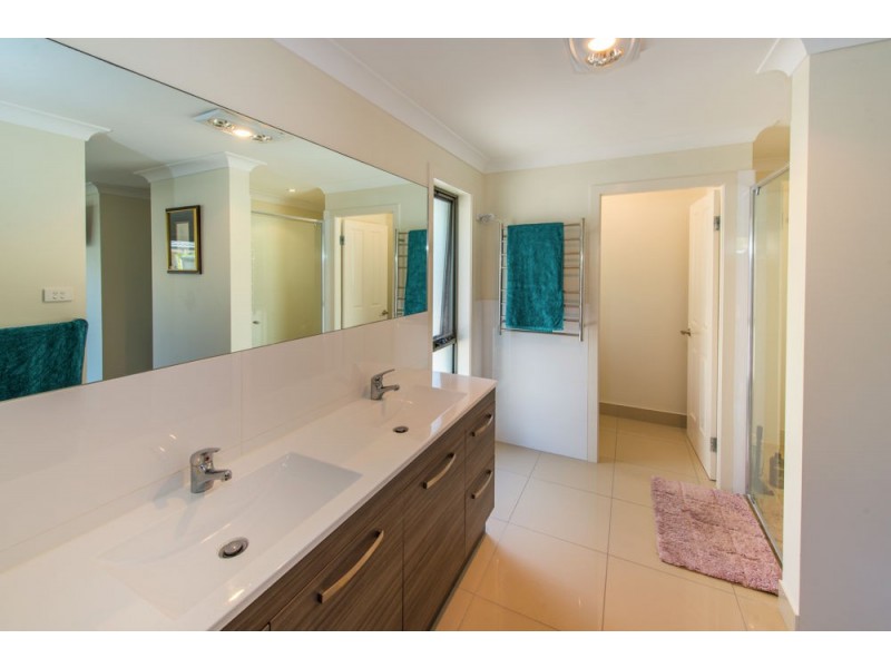 62 Admiralty Drive, Safety Beach NSW 2456