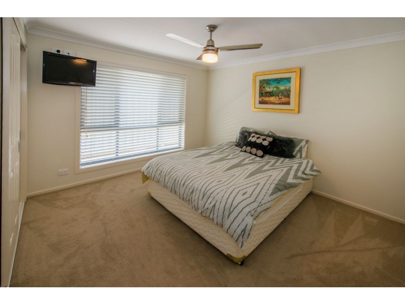 62 Admiralty Drive, Safety Beach NSW 2456