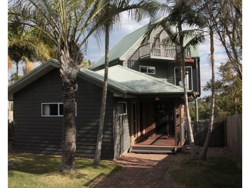 14 Headland Road, Arrawarra Headland NSW 2456