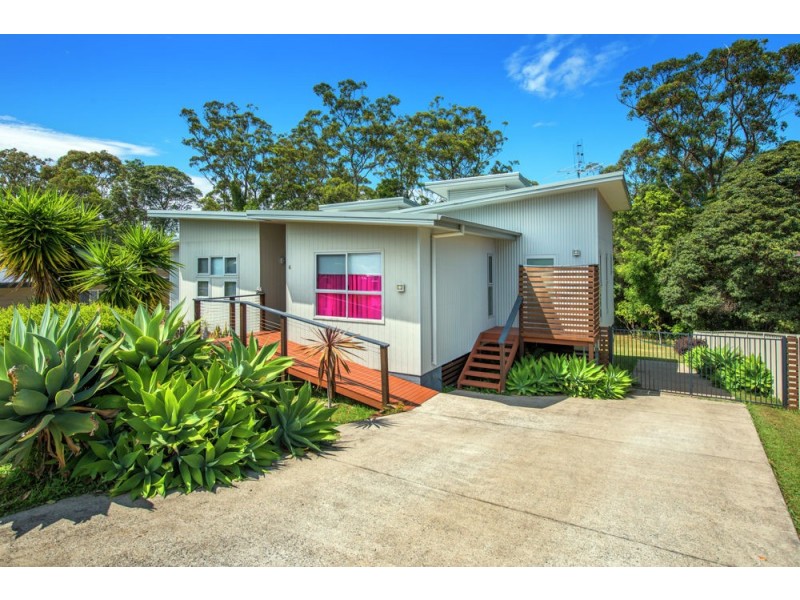 6 Carabeen Close, Woolgoolga NSW 2456