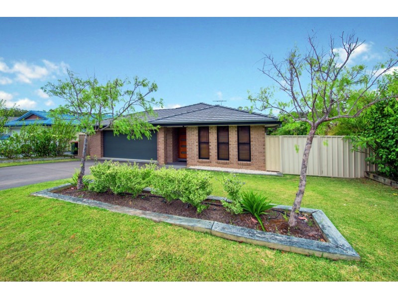 10 Admiralty Drive, Safety Beach NSW 2456