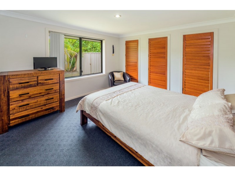 10 Admiralty Drive, Safety Beach NSW 2456