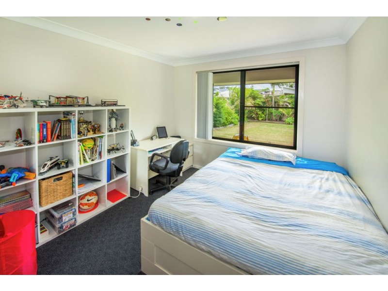 10 Admiralty Drive, Safety Beach NSW 2456