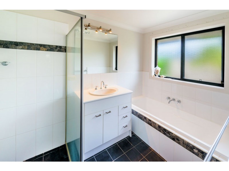 10 Admiralty Drive, Safety Beach NSW 2456