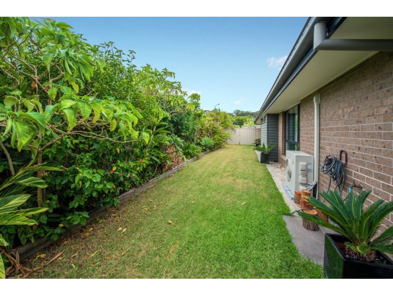 10 Admiralty Drive, Safety Beach NSW 2456