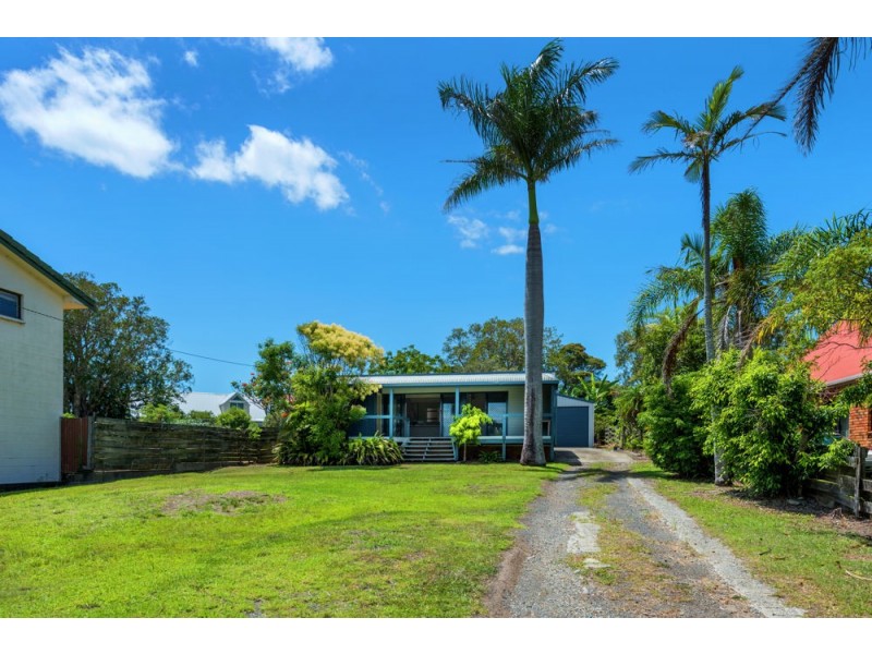 52 Arrawarra Road, Arrawarra Headland NSW 2456
