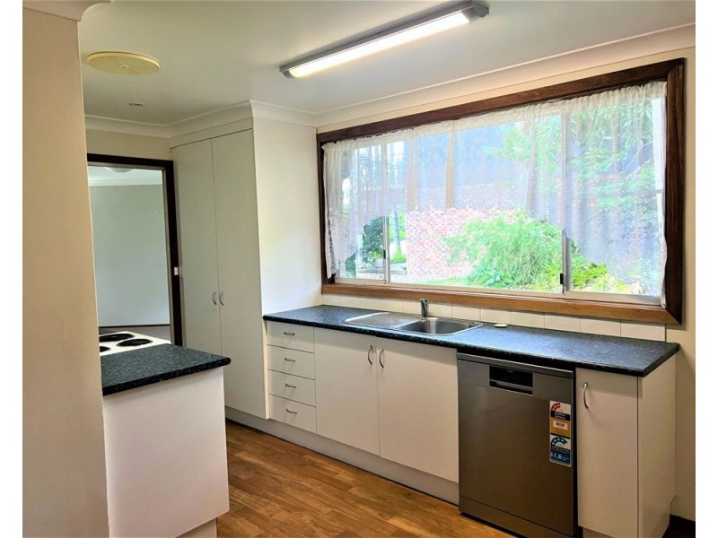 25 Lake view Avenue, Safety Beach NSW 2456