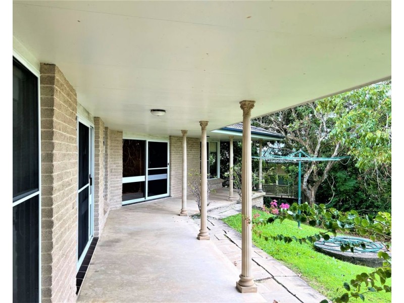 25 Lake view Avenue, Safety Beach NSW 2456