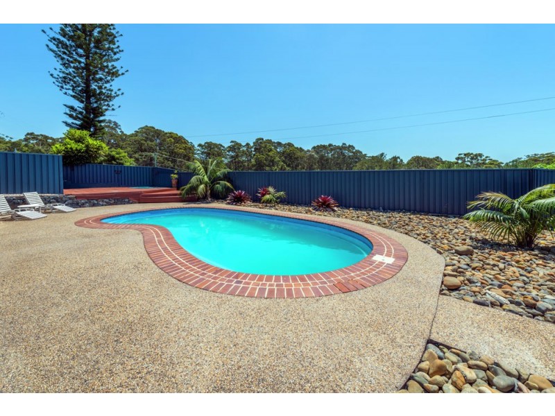 25 Greys Road, Woolgoolga NSW 2456