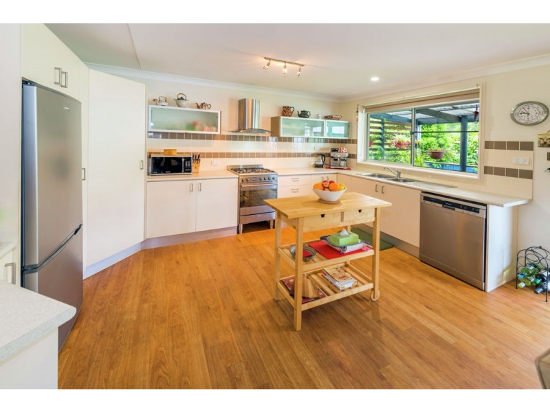 14 Lake View Avenue, Safety Beach NSW 2456