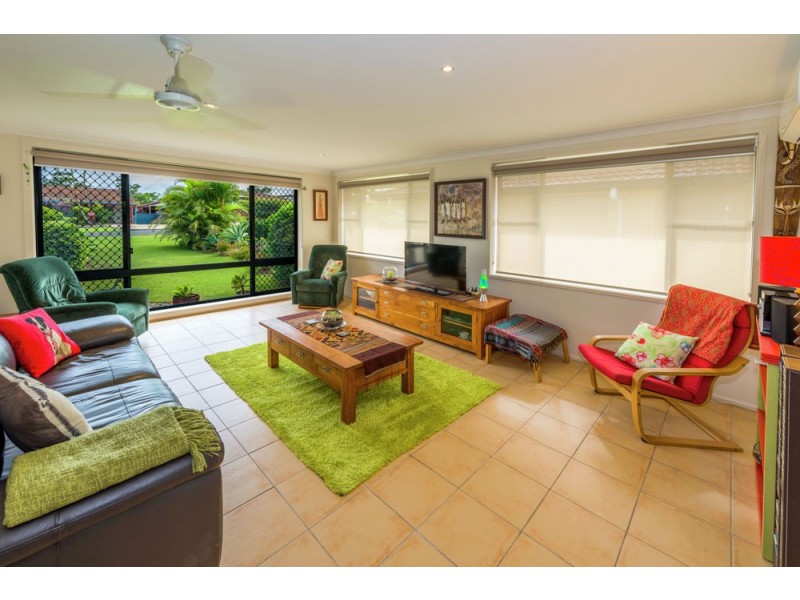 14 Lake View Avenue, Safety Beach NSW 2456