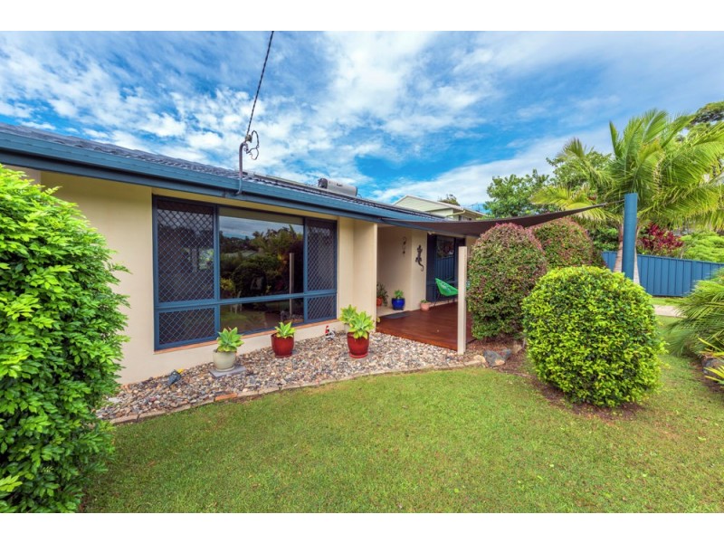 14 Lake View Avenue, Safety Beach NSW 2456