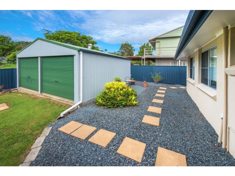 14 Lake View Avenue, Safety Beach NSW 2456