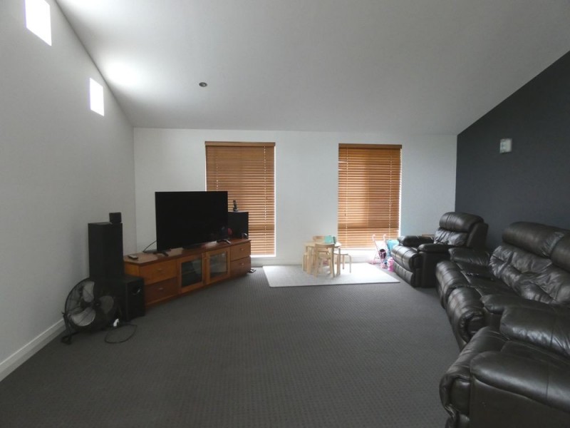 5 Mariner Drive, Safety Beach NSW 2456