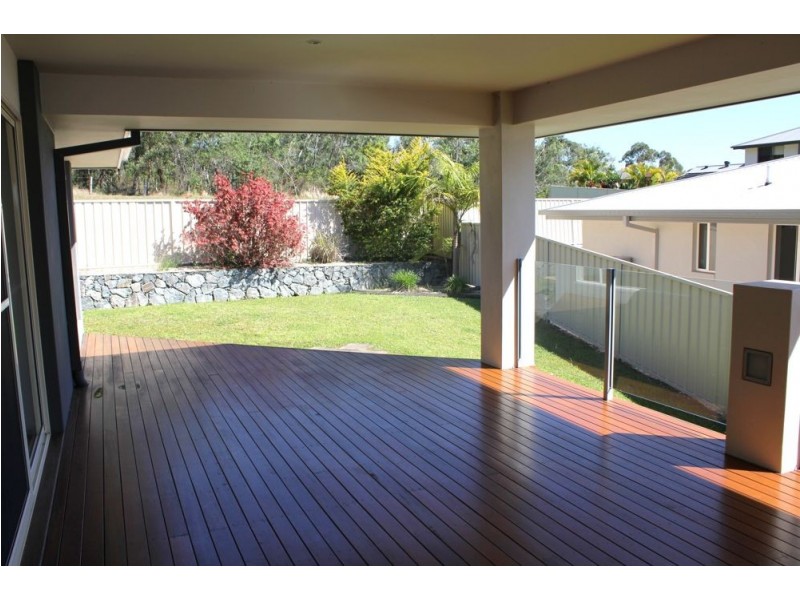 5 Mariner Drive, Safety Beach NSW 2456