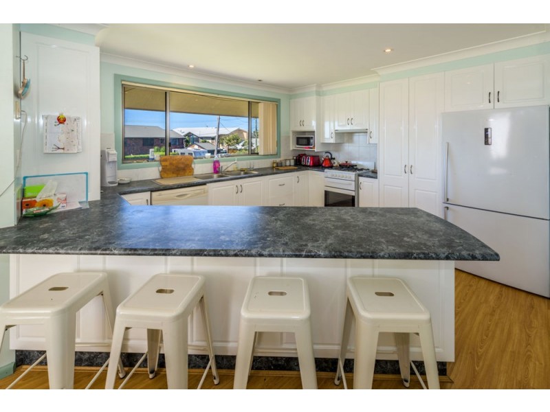 10 Fuller Street, Arrawarra Headland NSW 2456