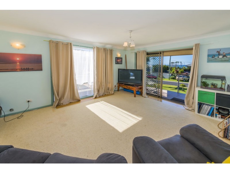 10 Fuller Street, Arrawarra Headland NSW 2456