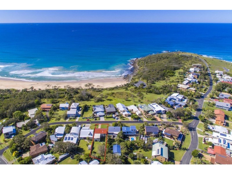 10 Fuller Street, Arrawarra Headland NSW 2456