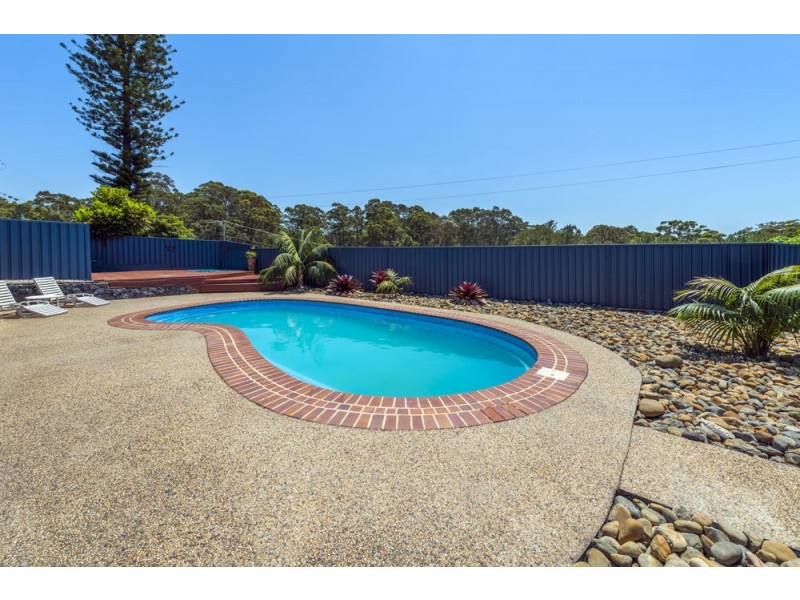 25 Greys Road, Woolgoolga NSW 2456
