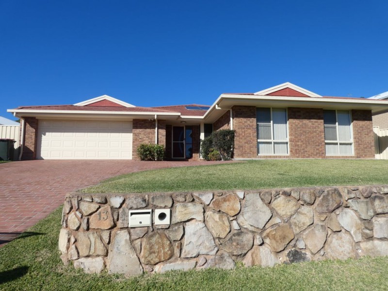 13 Admiralty Drive, Safety Beach NSW 2456