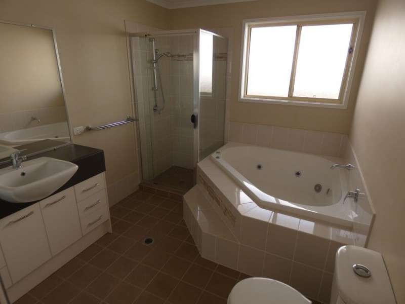 13 Admiralty Drive, Safety Beach NSW 2456