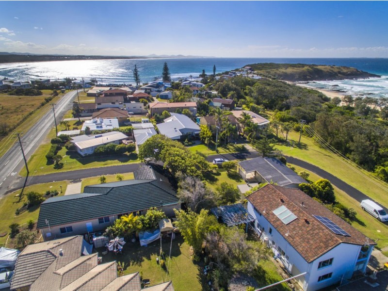 70 Arrawarra Road, Arrawarra Headland NSW 2456
