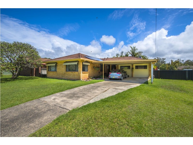 10 Kim Close, Woolgoolga NSW 2456