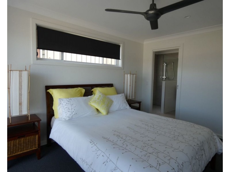 8 Neptune Close, Safety Beach NSW 2456