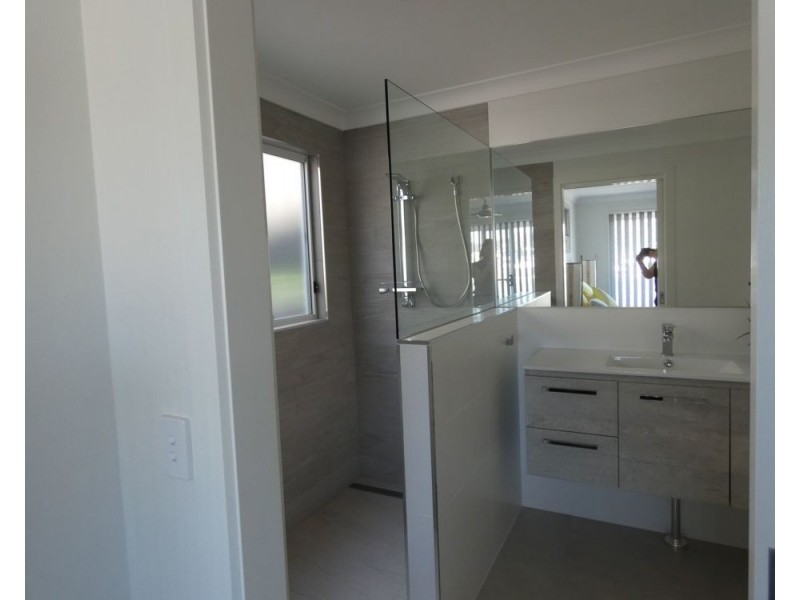 8 Neptune Close, Safety Beach NSW 2456