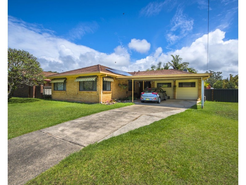 10 Kim Close, Woolgoolga NSW 2456