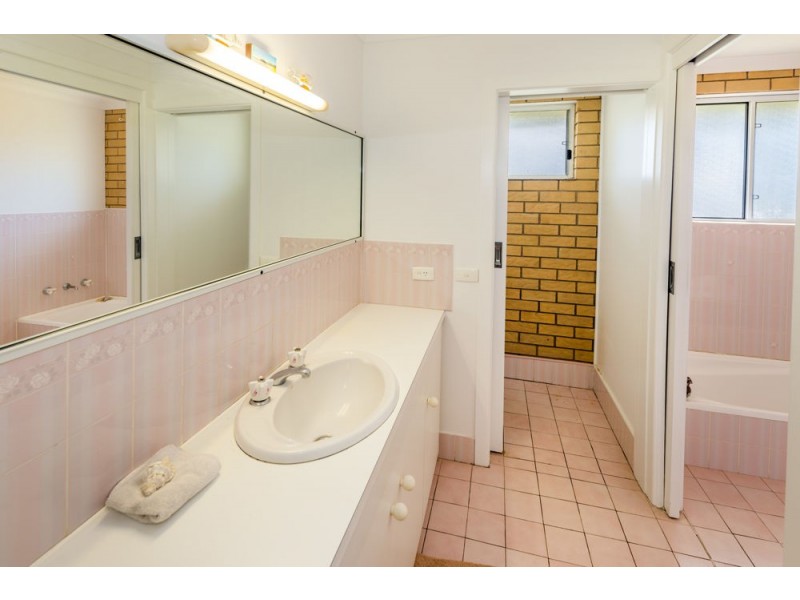 11 Schofield Drive, Safety Beach NSW 2456