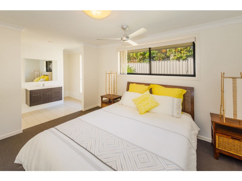 3 Admiralty Drive, Safety Beach NSW 2456