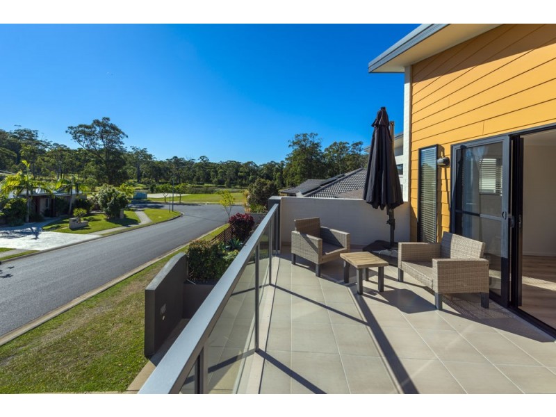 3 Admiralty Drive, Safety Beach NSW 2456