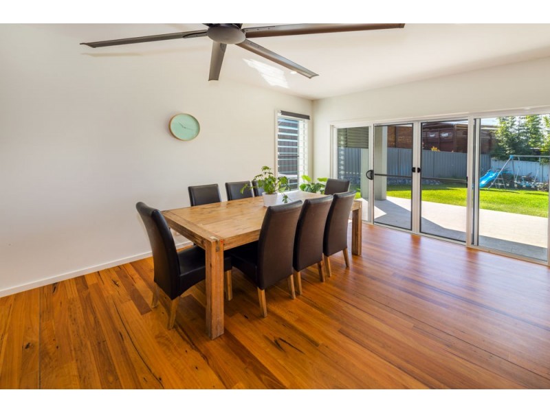 8 Neptune Close, Safety Beach NSW 2456