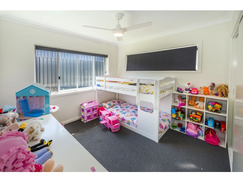 8 Neptune Close, Safety Beach NSW 2456