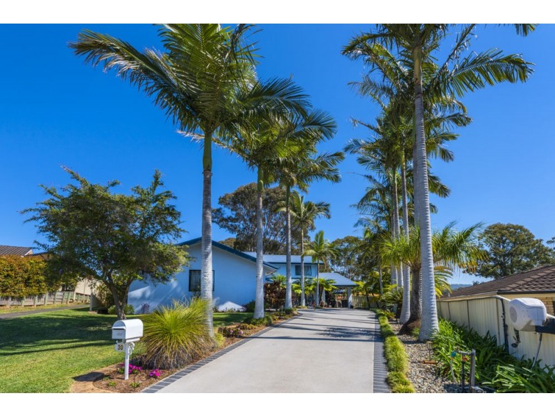 30 Strawberry Close, Woolgoolga NSW 2456