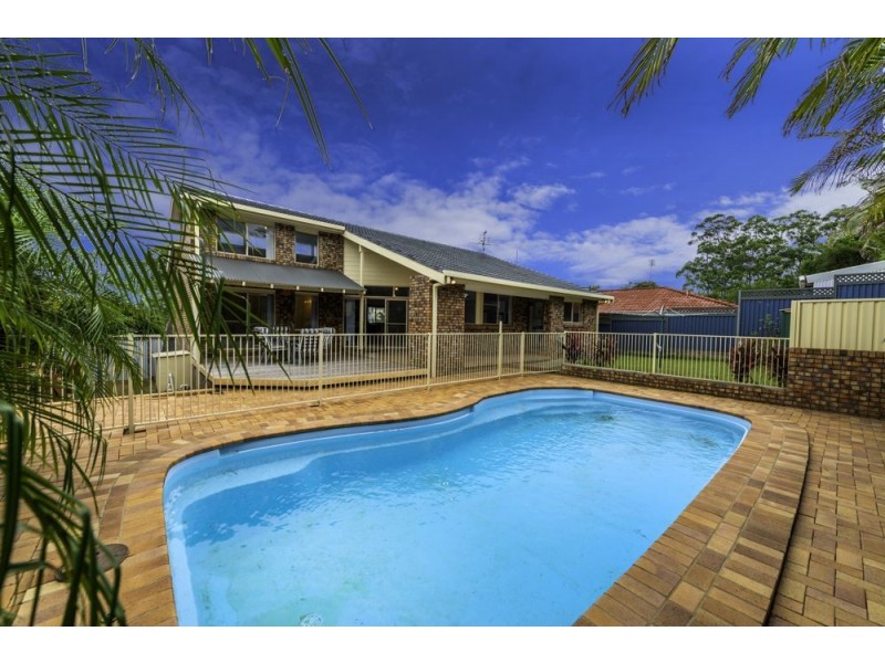 10 Crabbe Street, Woolgoolga NSW 2456