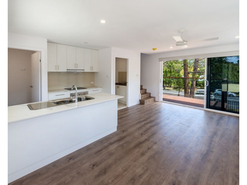 Unit 4 8 Beach Street, Woolgoolga NSW 2456