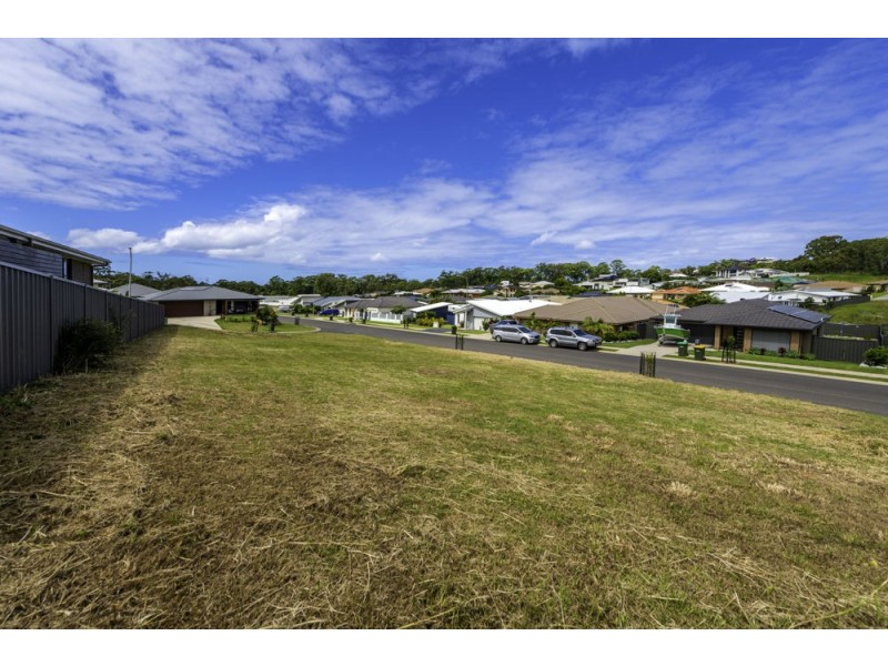 1 Neptune Close, Safety Beach NSW 2456
