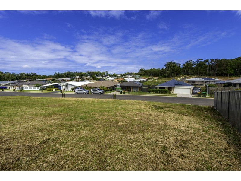 1 Neptune Close, Safety Beach NSW 2456
