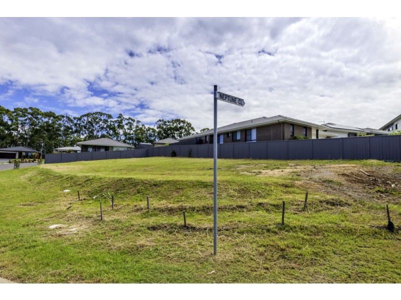 1 Neptune Close, Safety Beach NSW 2456