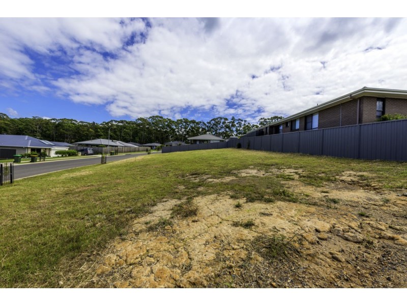 1 Neptune Close, Safety Beach NSW 2456