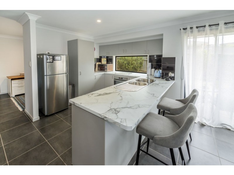 38 Admiralty Drive, Safety Beach NSW 2456