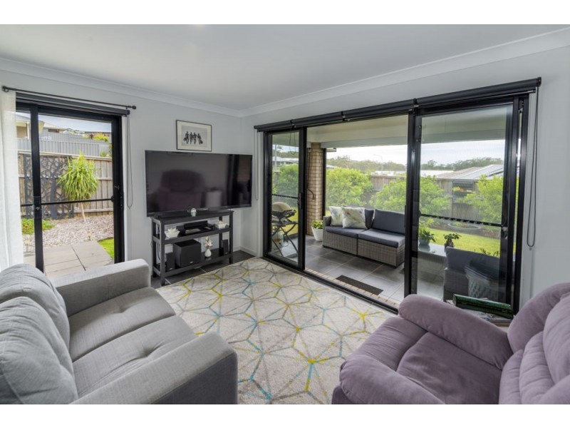 38 Admiralty Drive, Safety Beach NSW 2456