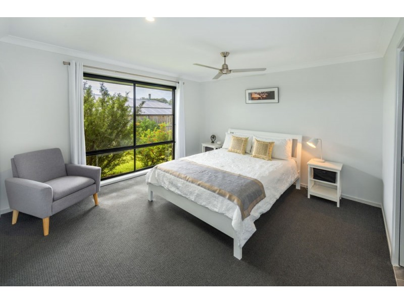 38 Admiralty Drive, Safety Beach NSW 2456