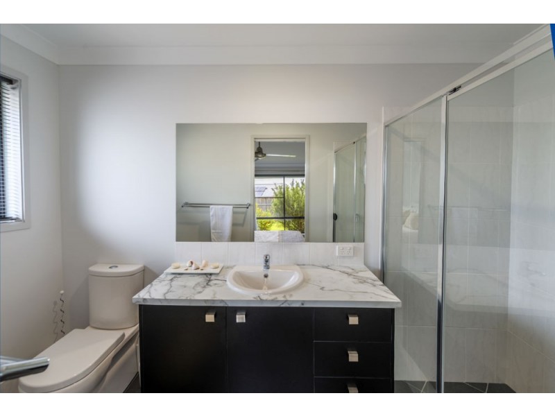 38 Admiralty Drive, Safety Beach NSW 2456