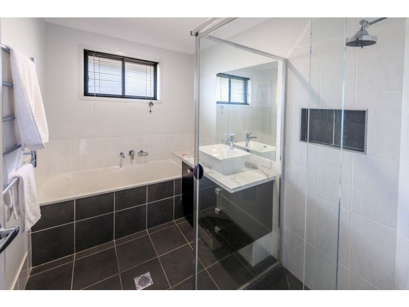 38 Admiralty Drive, Safety Beach NSW 2456