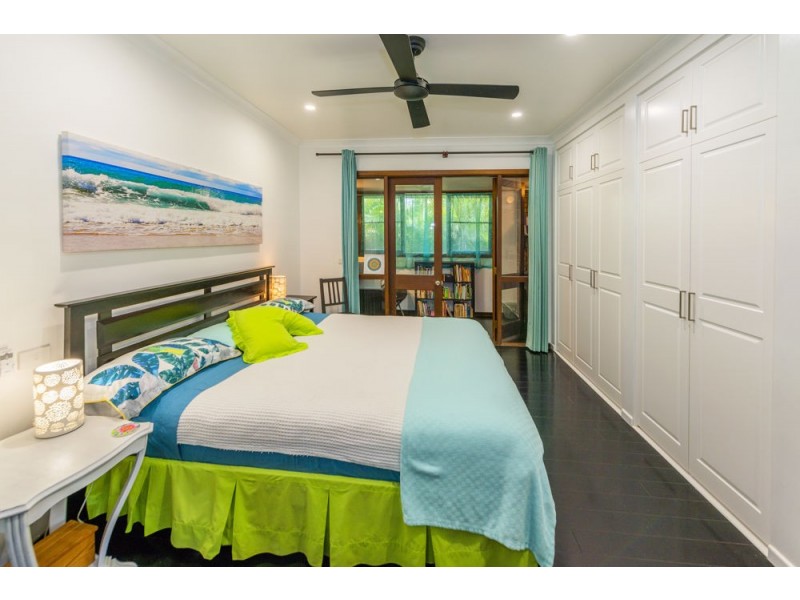6 Marlin Close, Emerald Beach NSW 2456
