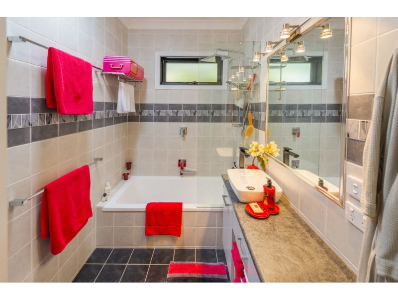 6 Marlin Close, Emerald Beach NSW 2456