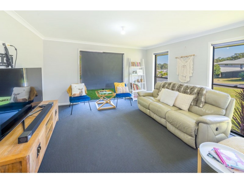 5 Seacrest Boulevard, Sandy Beach NSW 2456
